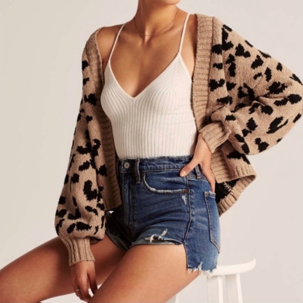 Abercrombie & Fitch Leopard Print Puff Sleeve Cardigan
